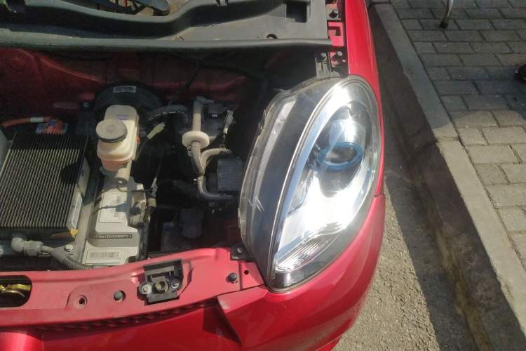 Used Know Beans D2 2016 D2 Model Engine Bay Left