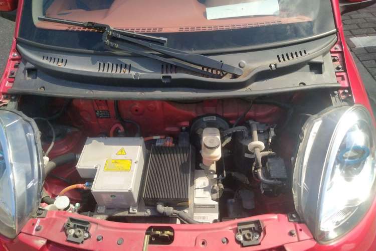 Used Know Beans D2 2016 D2 Model Engine Bay