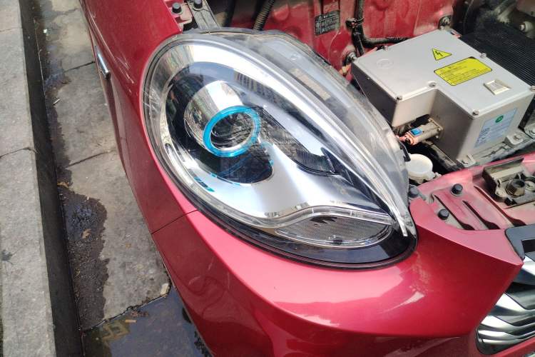 Used Know Beans D2 2016 D2S Right Front Headlight