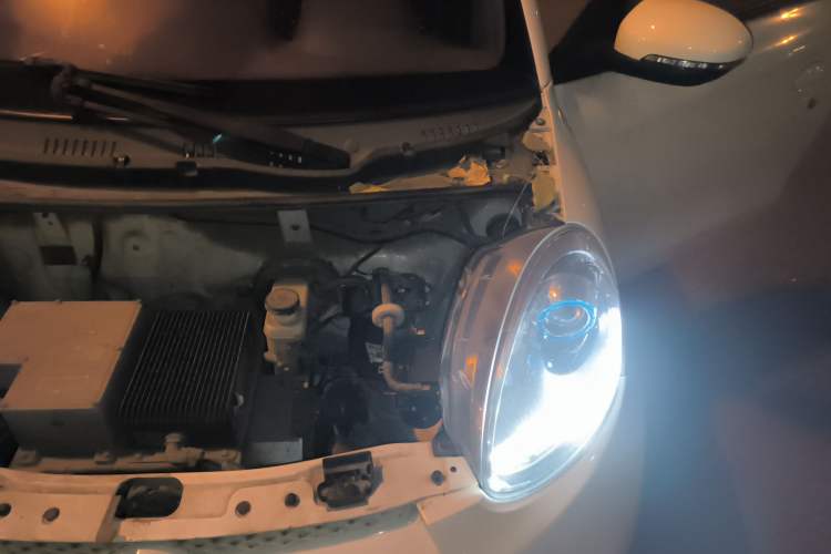 Used Know Beans D2 2016 D2 Model Engine Bay Left