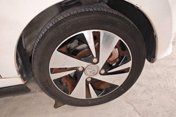 Used Know Beans D2 2016 D2 Model Right Front Wheel Hub