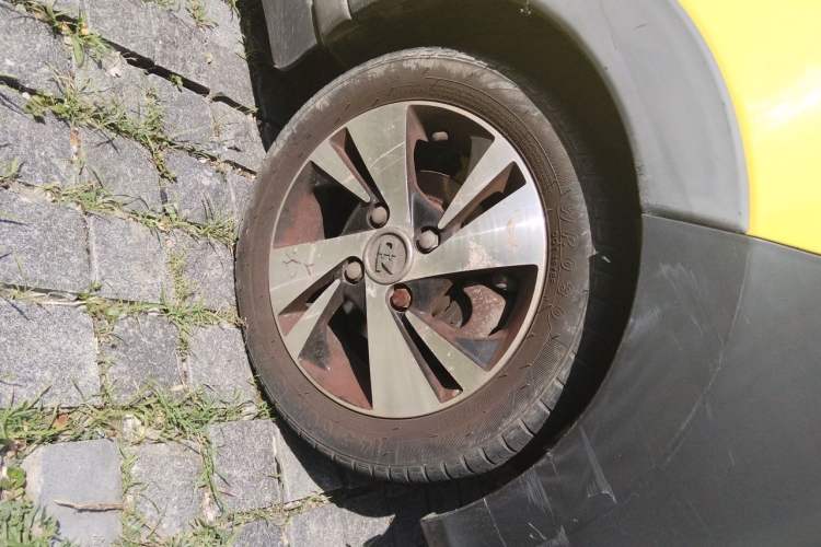 Used Know Beans D2 2017 D2 Enjoyment Edition Right Front Wheel Hub