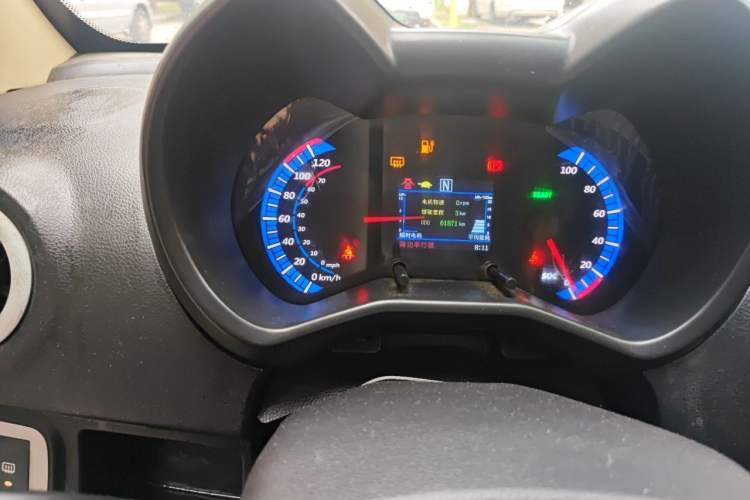 Used Know Beans D2 2017 D2 Enjoyment Edition Odometer Close Up