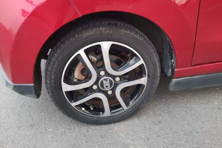Used Know Beans D2 2017 D2S Left Front Wheel Hub