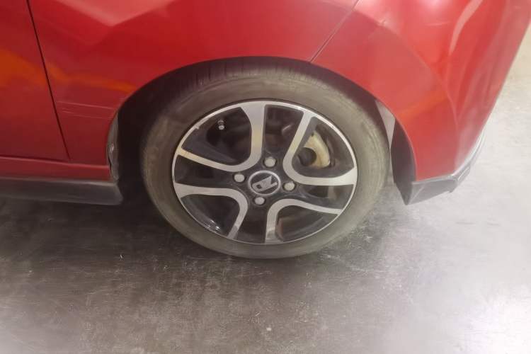 Used Know Beans D2 2017 D2S Right Front Wheel Hub