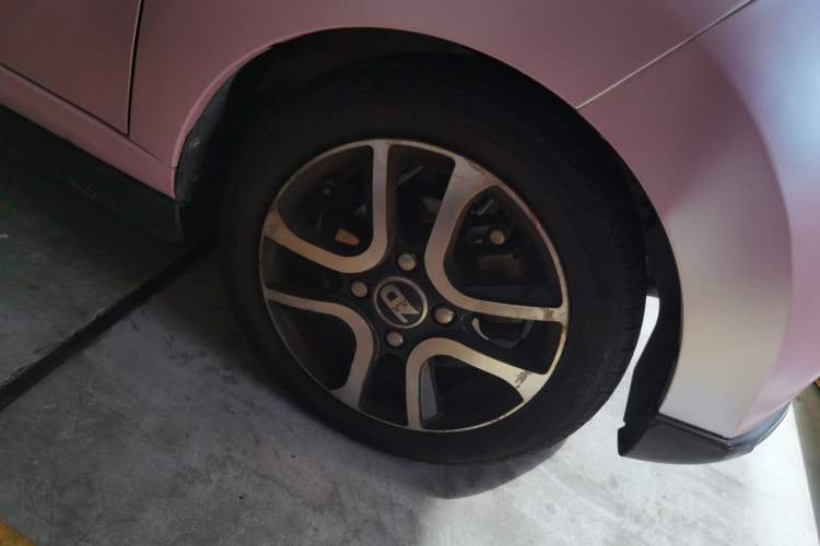 Used Know Beans D2 2017 D2S Right Front Wheel Hub