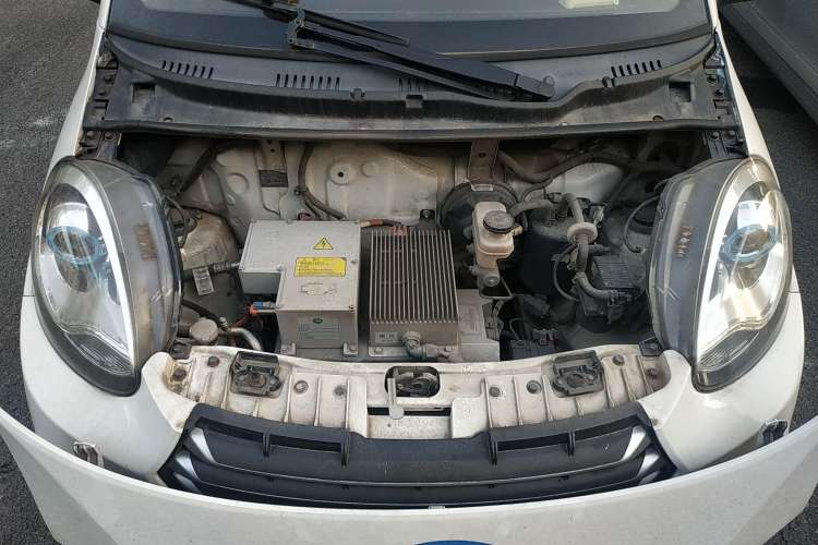 Used Know Beans D2 2017 D2S Engine Bay
