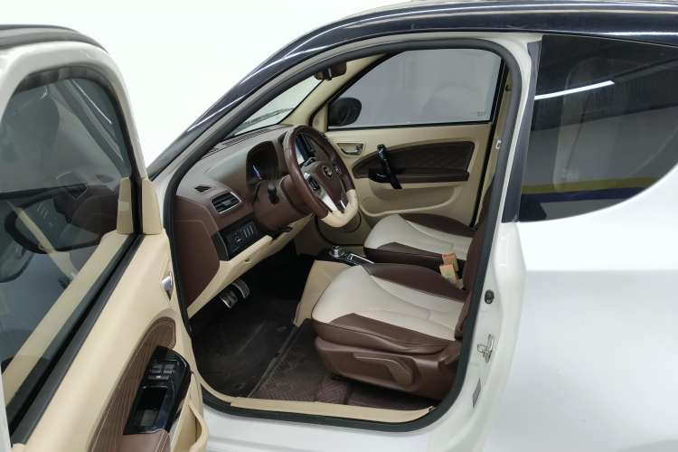 Used Know Beans D2 2017 D2S Left Front Seat