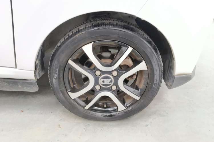 Used Know Beans D2 2017 D2S Left Front Wheel Hub