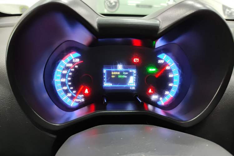 Used Know Beans D2 2017 D2 Enjoyment Edition Odometer Close Up