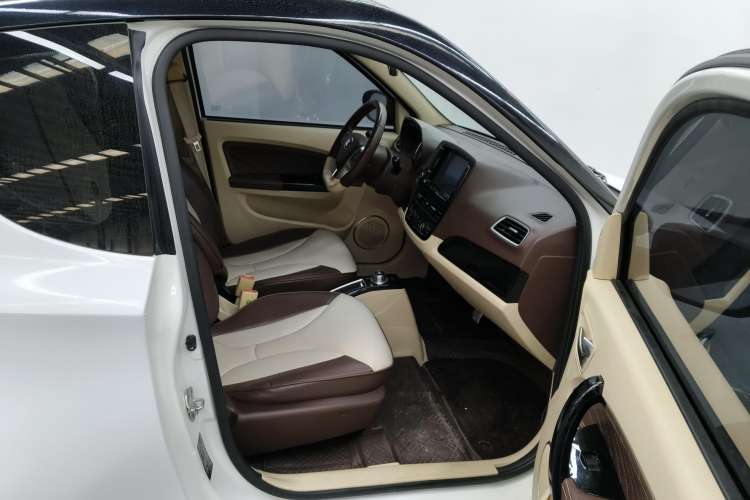 Used Know Beans D2 2017 D2S Right Front Seat