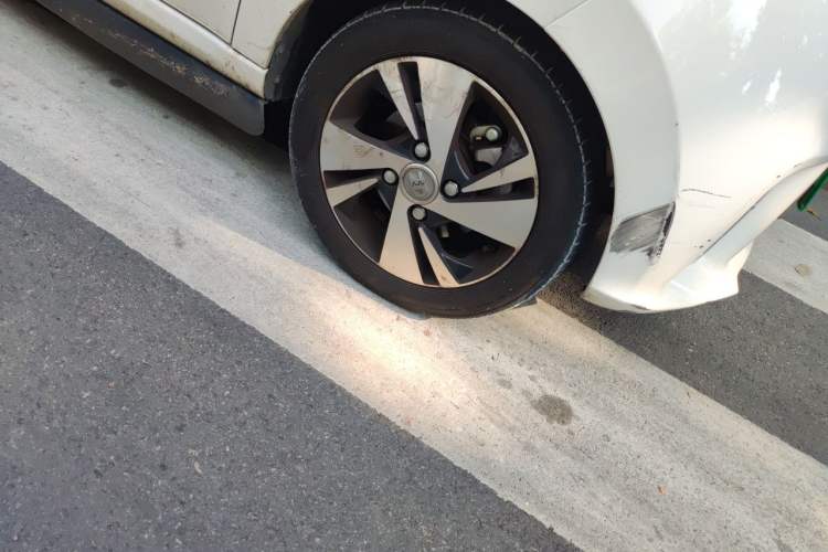 Used Know Beans D2 2017 D2 Enjoyment Edition Right Front Wheel Hub