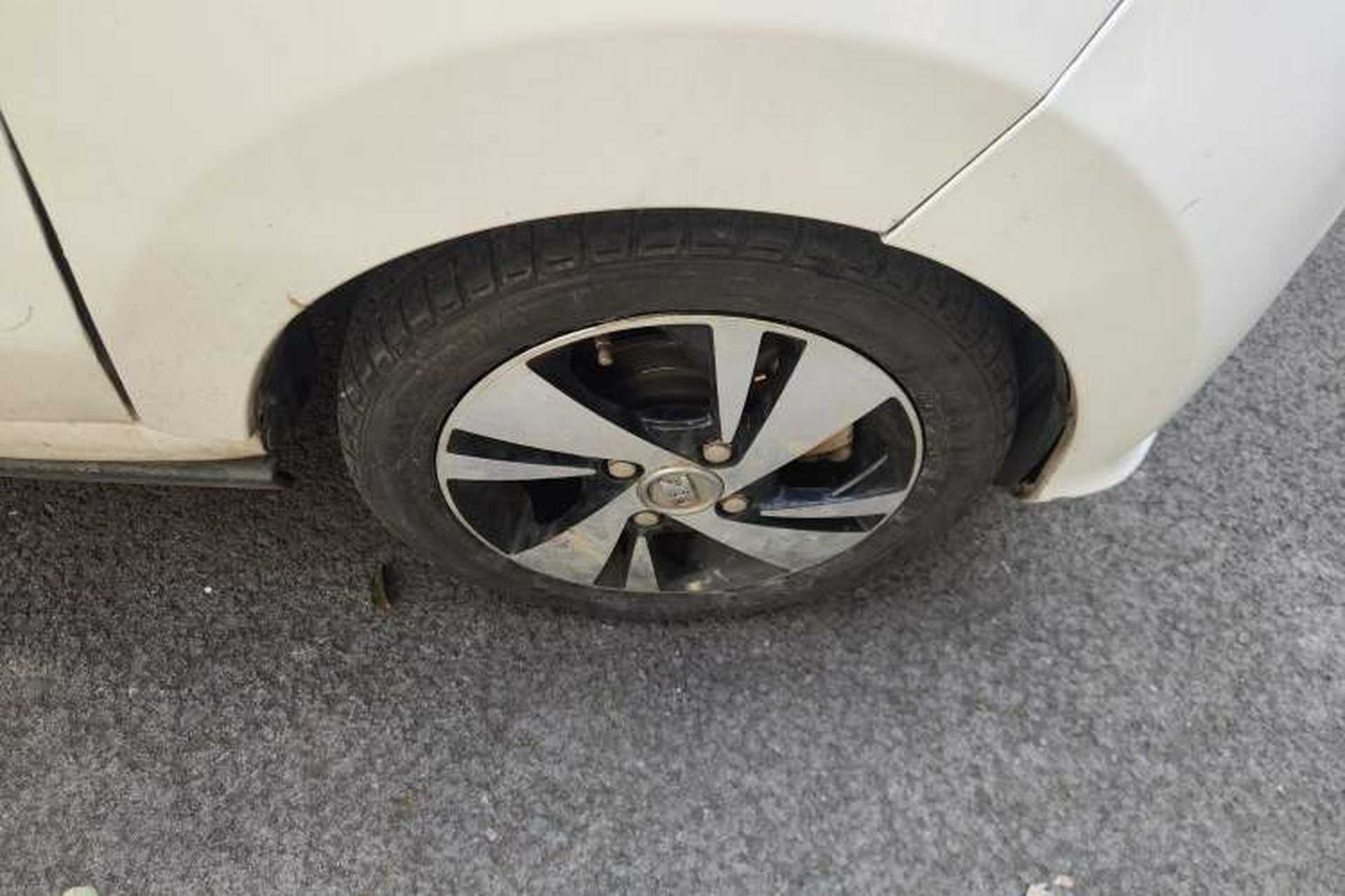 Used Know Beans D2 2017 D2 Enjoyment Edition Right Front Wheel Hub