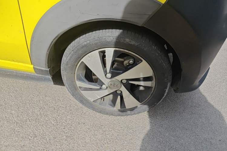 Used Know Beans D2 2017 D2 Enjoyment Edition Right Front Wheel Hub