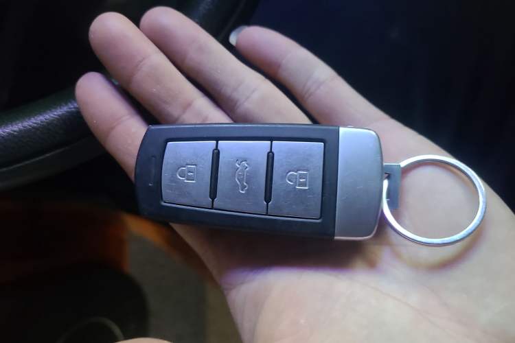 Used Know Beans D2 2018 D2S Vehicle Key