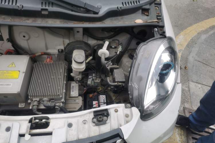 Used Know Beans D2 2018 D2S Engine Bay Left