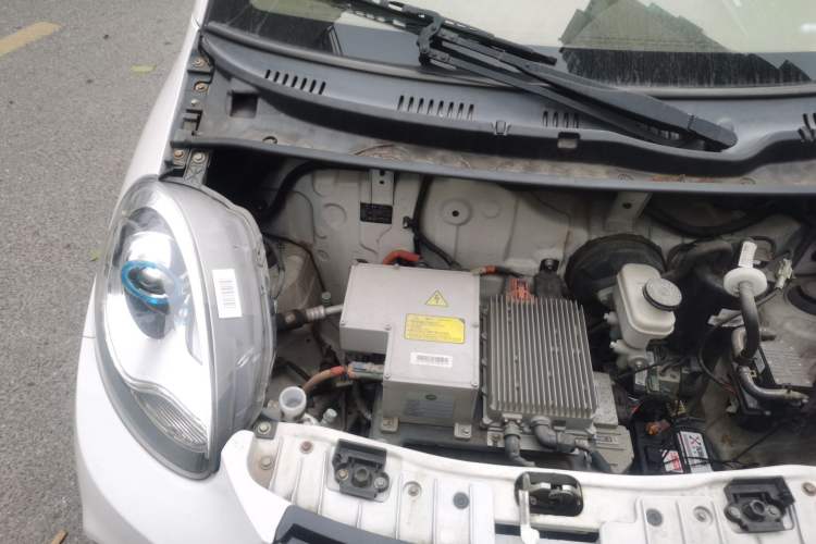 Used Know Beans D2 2018 D2S Engine Bay Right