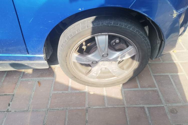 Used Know Beans 2014 Standard Model Right Front Wheel Hub