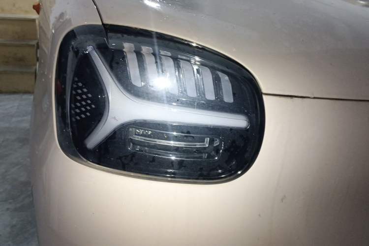 Used Know Beans Rainbow 2024 Colorful Cloud Edition Right Front Headlight