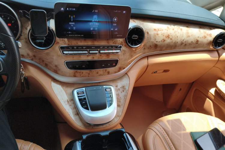 Used Kunchi V-Class  Audio And AC Panel