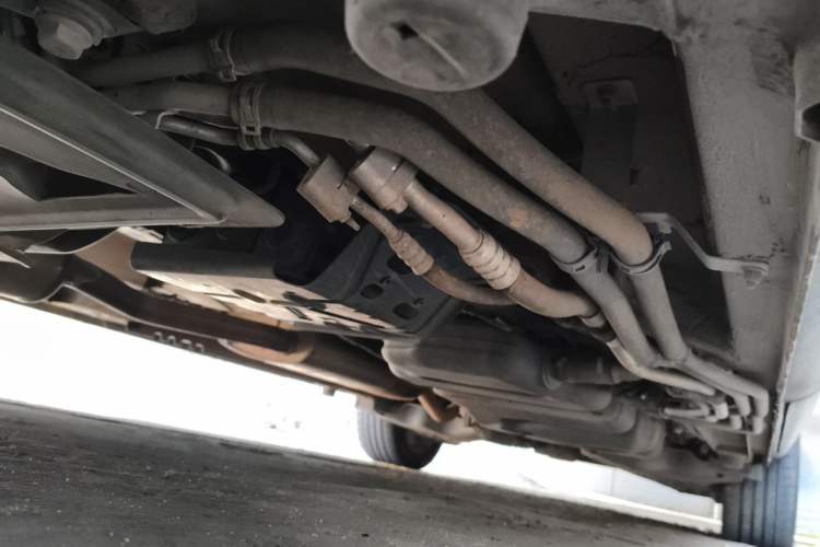 Used Kunchi V-Class  Chassis Front Left