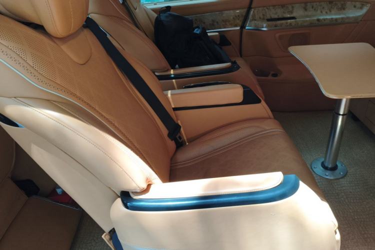 Used Kunchi V-Class  Left Rear Seat
