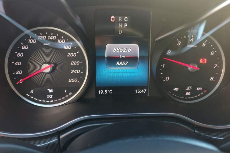 Used Kunchi V-Class 2022 Starlight V480 Odometer Close Up