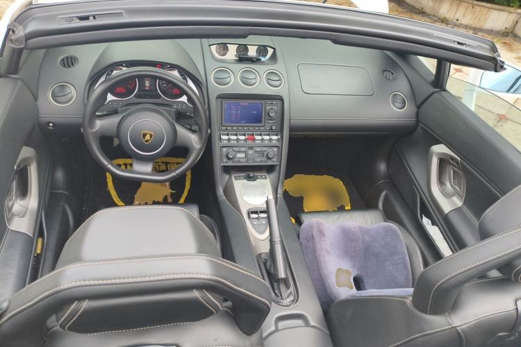 Used Lamborghini Gallardo 2009 LP 560-4 Spyder Center Console