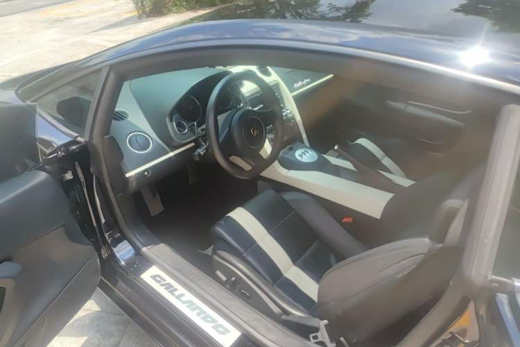 Used Lamborghini Gallardo 2010 LP 550-2 Valentino Bolboni Driver Seat