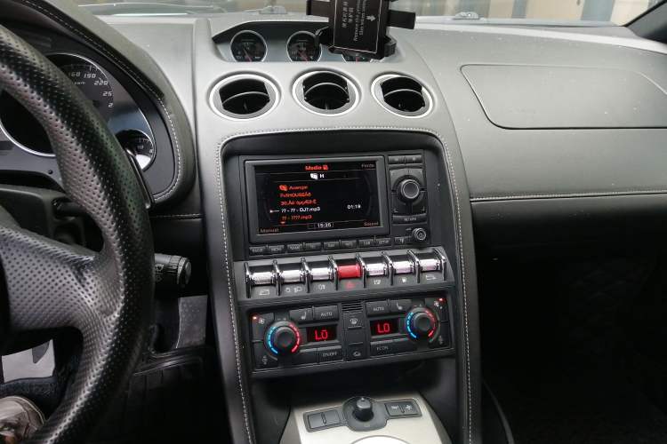 Used Lamborghini Gallardo 2010 LP 550-2 Standard Edition Audio And AC Panel