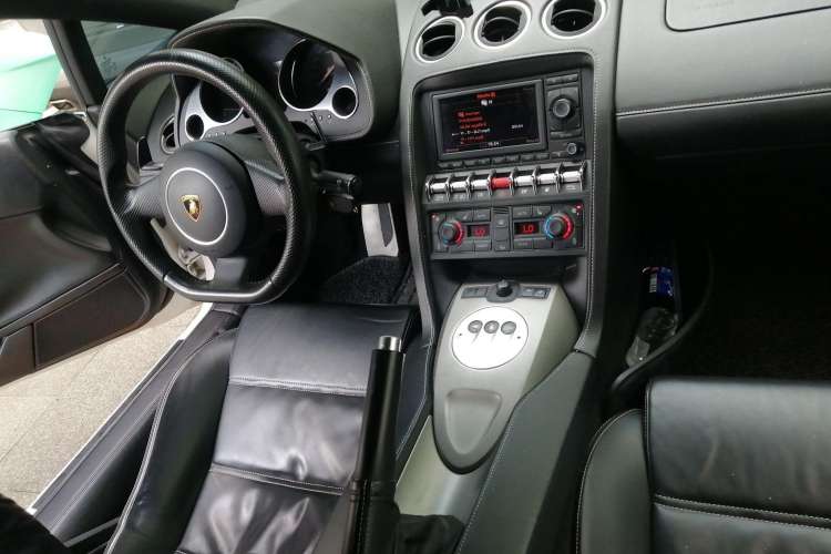 Used Lamborghini Gallardo 2010 LP 550-2 Standard Edition Center Console