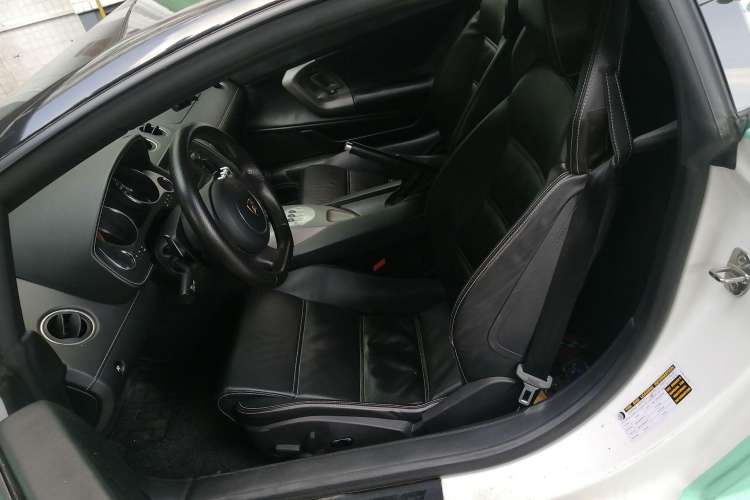 Used Lamborghini Gallardo 2010 LP 550-2 Standard Edition Left Front Seat