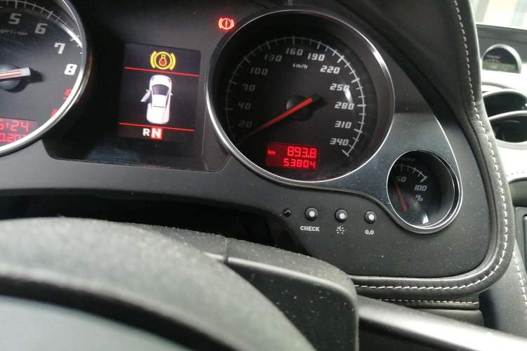 Used Lamborghini Gallardo 2010 LP 550-2 Standard Edition Odometer Close Up