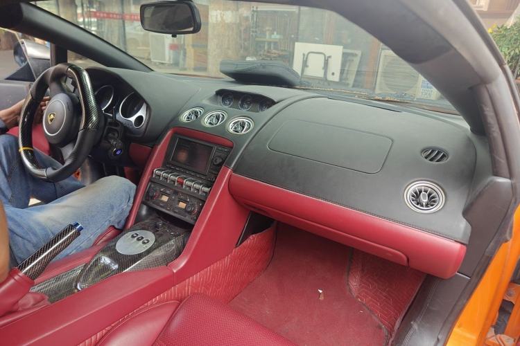 Used Lamborghini Gallardo 2011 LP 560-4 Bicolor Center Console