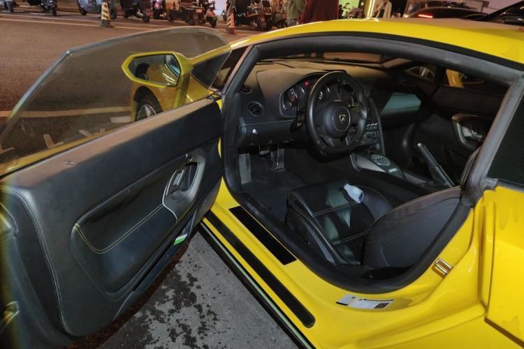 Used Lamborghini Gallardo 2011 LP 550-2 Tricolore Driver Seat