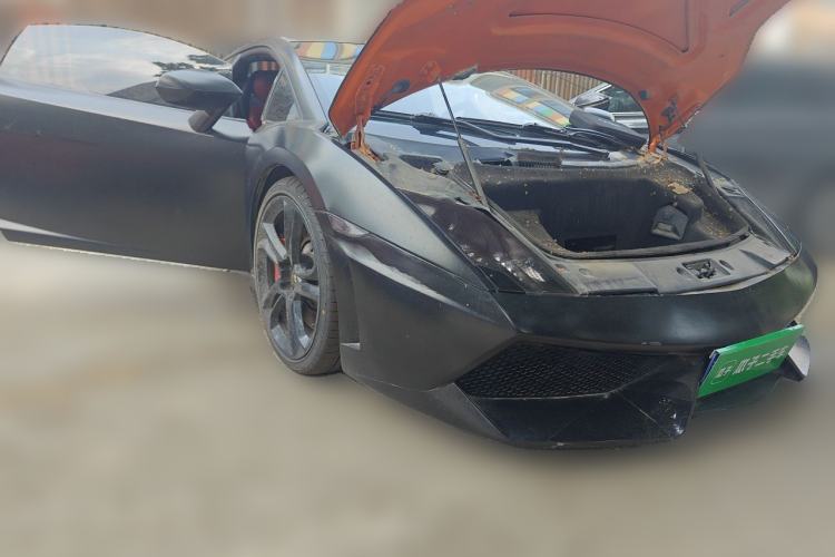 Used Lamborghini Gallardo 2011 LP 560-4 Bicolor Front Right 45 Deg