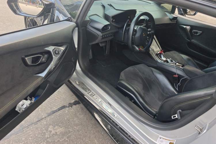 Used Lamborghini Huracán 2016 Huracán RWD Coupe Driver Seat