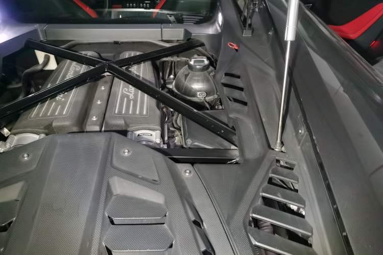Used Lamborghini Huracán 2020 Huracán EVO RWD Engine Bay Left