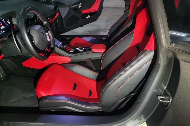 Used Lamborghini Huracán 2020 Huracán EVO RWD Left Front Seat