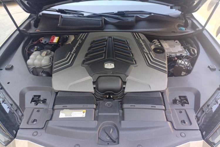 Used Lamborghini Urus 2021 4.0T V8 Engine Bay