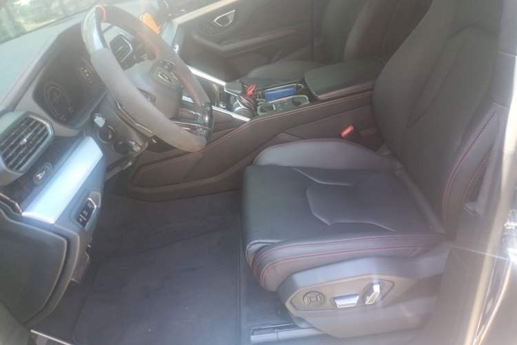Used Lamborghini Urus 2021 4.0T V8 Left Front Seat