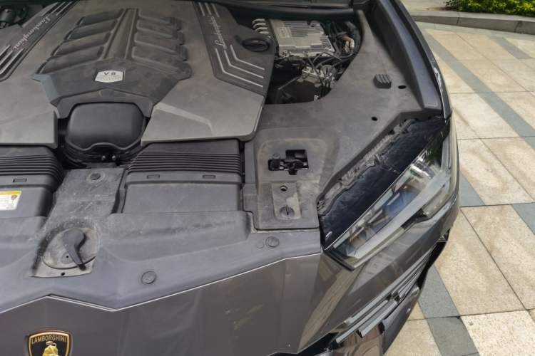 Used Lamborghini Urus 2021 4.0T V8 Engine Bay Left