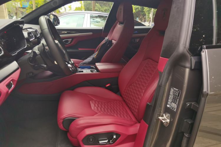 Used Lamborghini Urus 2021 4.0T V8 Left Front Seat