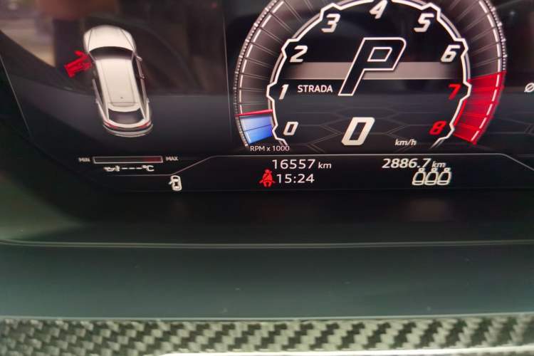 Used Lamborghini Urus 2021 4.0T V8 Odometer Close Up