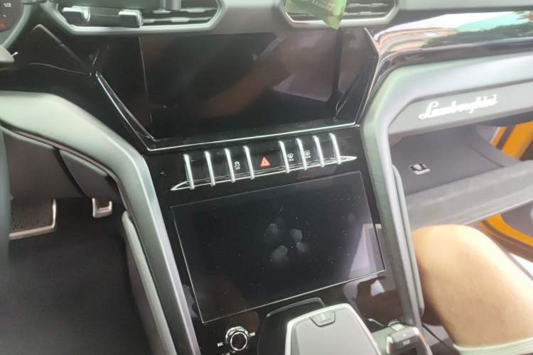 Used Lamborghini Urus 2023 4.0T V8 S Audio And AC Panel