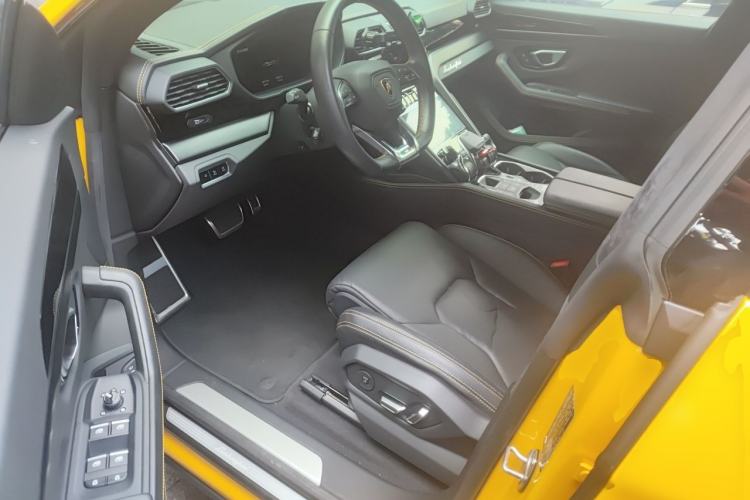 Used Lamborghini Urus 2023 4.0T V8 S Driver Seat
