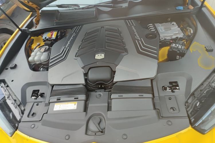 Used Lamborghini Urus 2023 4.0T V8 S Engine Bay