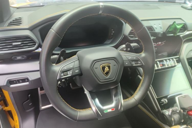 Used Lamborghini Urus 2023 4.0T V8 S Steering Wheel
