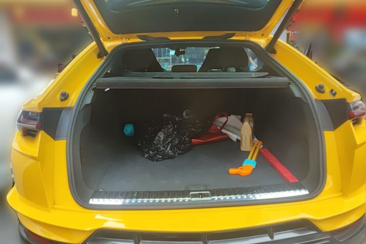 Used Lamborghini Urus 2023 4.0T V8 S Trunk