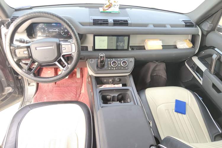 Used Land Rover Defender 2020 110 P400 SE Center Console